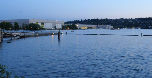 ワシントン湖の南端に位置するボーイング社レントン工場