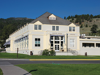 Mammoth Hot Springs Hotel & Cabins