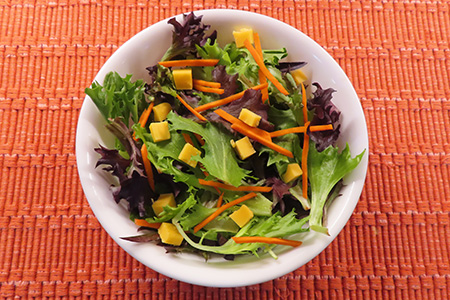 収穫後のサラダ